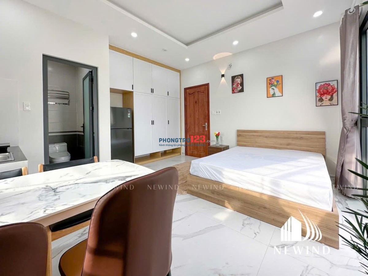  Studio ban công đầy đủ nội thất ngay Hoàng Hoa Thám, Etown Cộng Hoà