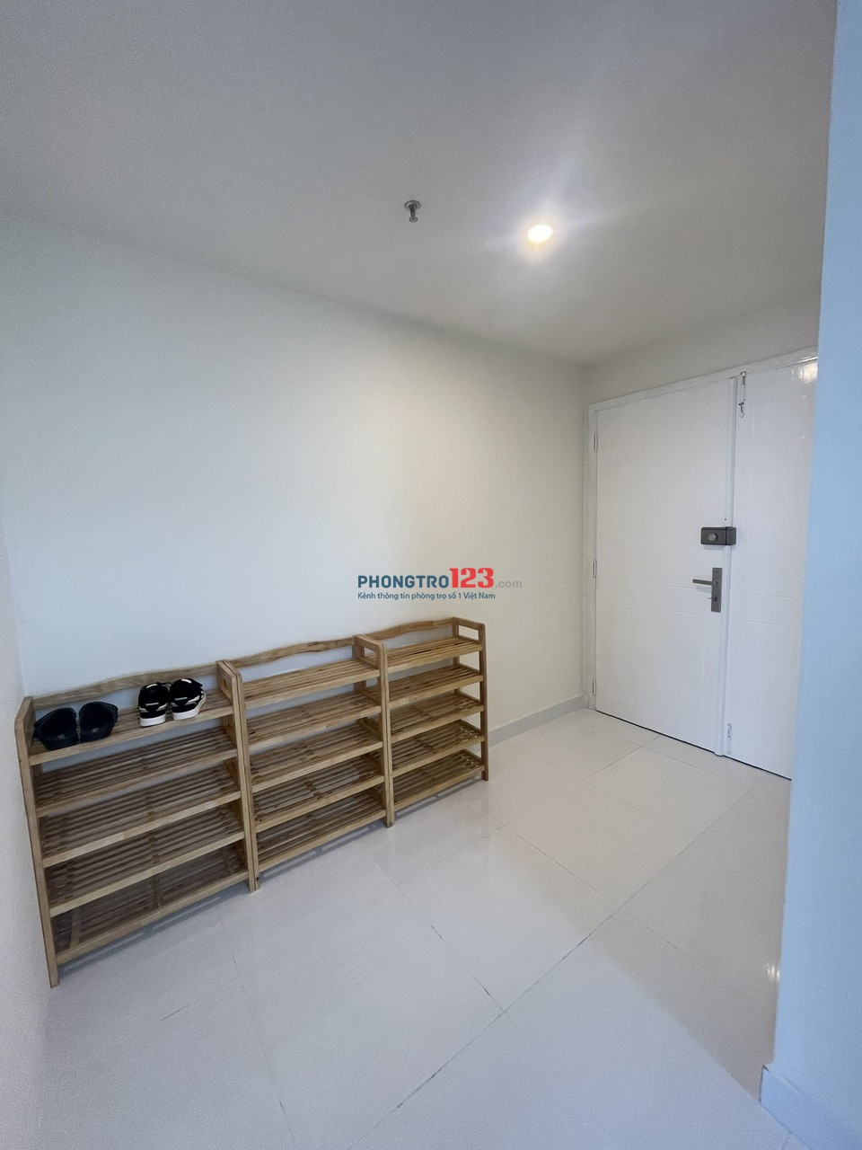 Cho thuê phòng đẹp (cạnh hồ bơi) trong chung cư Tera Rosa