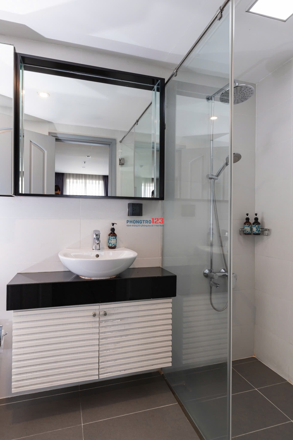 Cho thuê Căn hộ, Thoáng mát, Full nội thất - Gần Khu K300, Chợ Hoàng Hoa Thám, ETOWN Cộng Hòa
