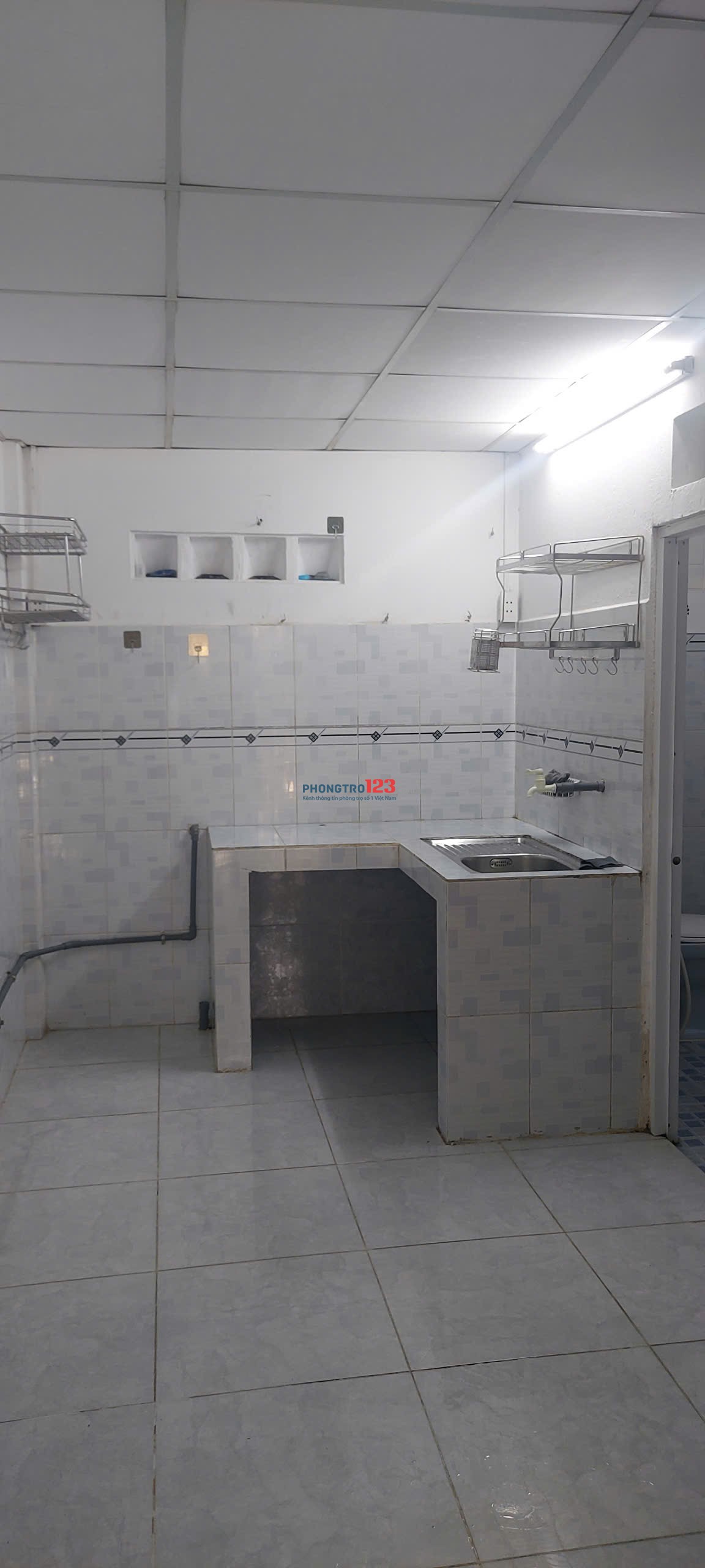 Cho Thuê Nhà nguyên căn giá rẻ tại Trần Thánh Tông, quận Tân Bình - Vị trí gần chợ, gần trường học