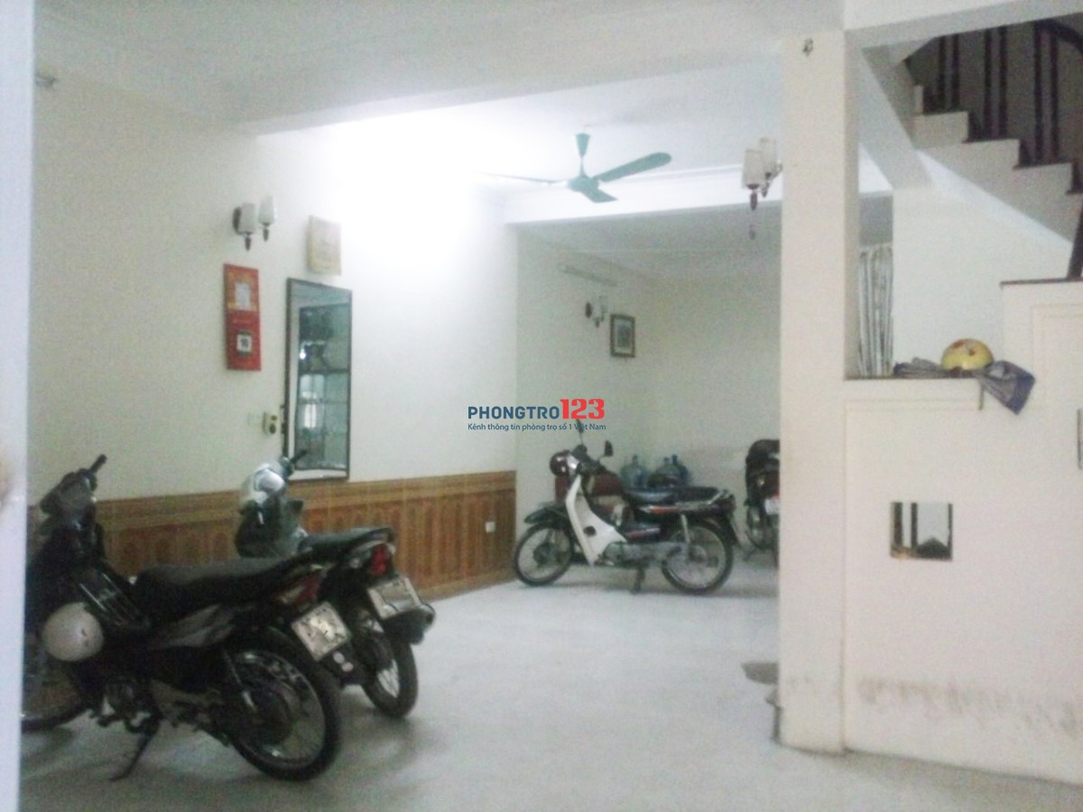 Cho thuê phòng 30m2 Ngõ số 4 Hoàng Quốc Việt, Cầu Giấy