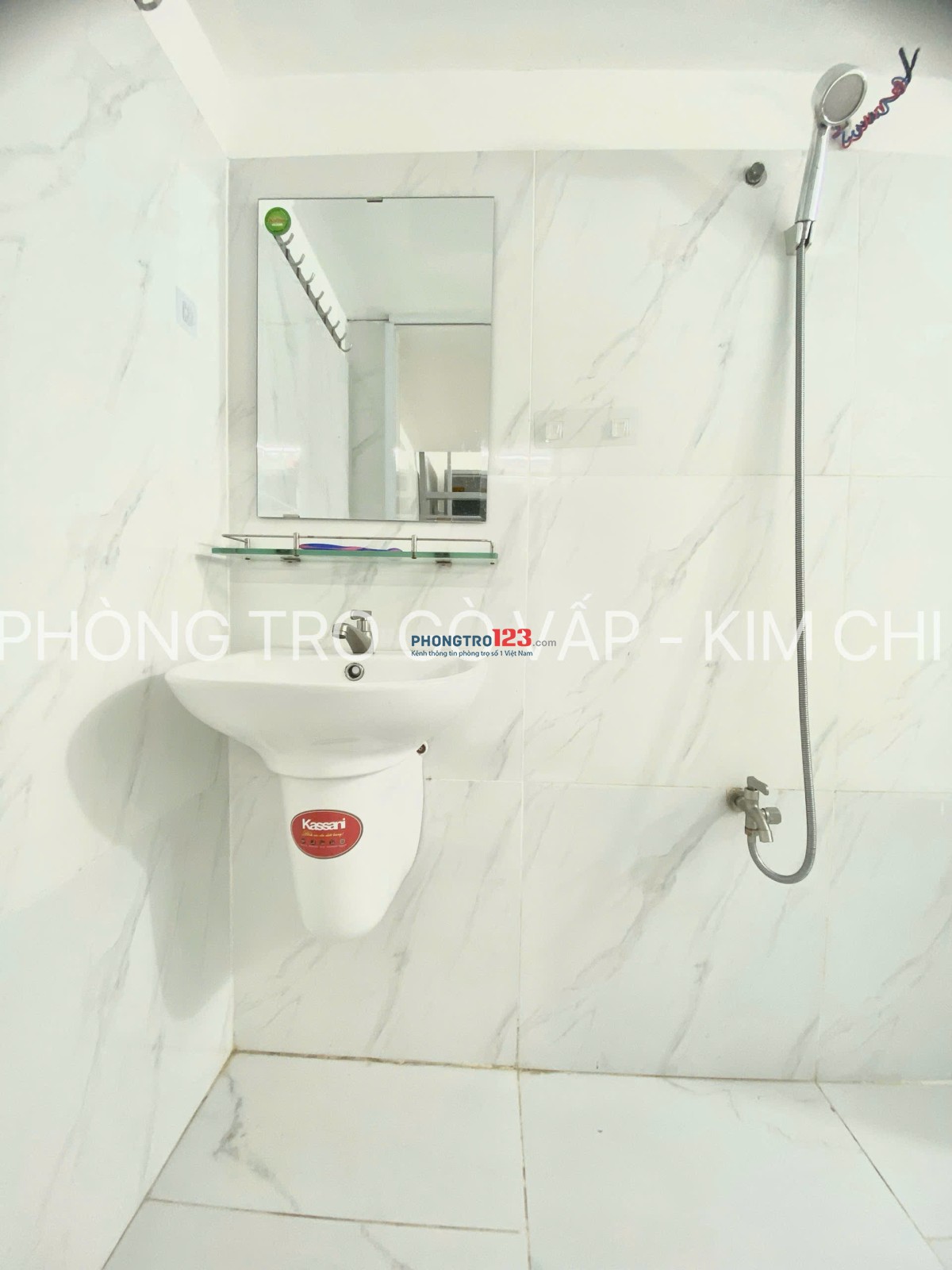 Phòng trống, giá rẻ, gác cao, rộng tại Dương Quảng Hàm