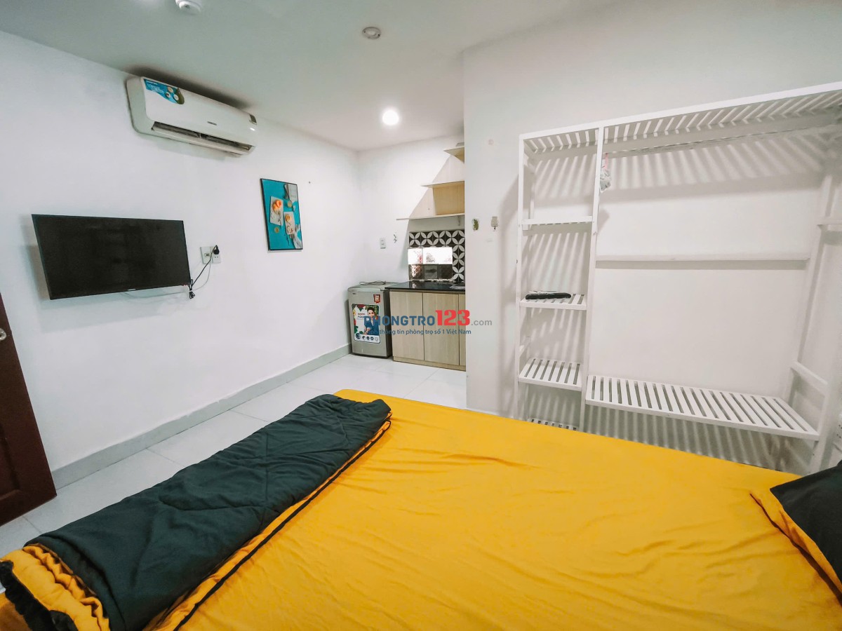 Phòng 16m2 - 4,3tr, kệ bếp, cửa sổ, full tiện nghi, tự do 24/24, thang máy, Q. Bình Thạnh