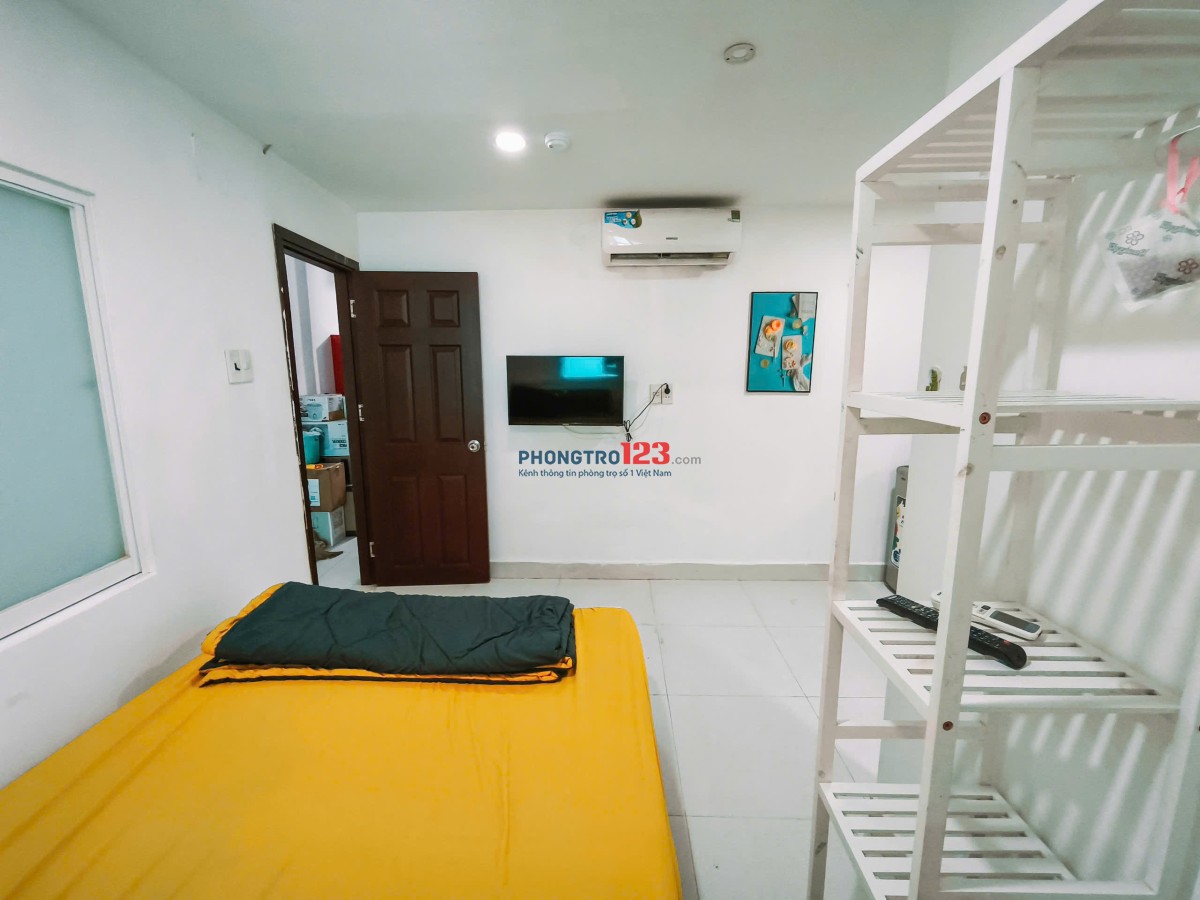 Phòng 16m2 - 4,3tr, kệ bếp, cửa sổ, full tiện nghi, tự do 24/24, thang máy, Q. Bình Thạnh