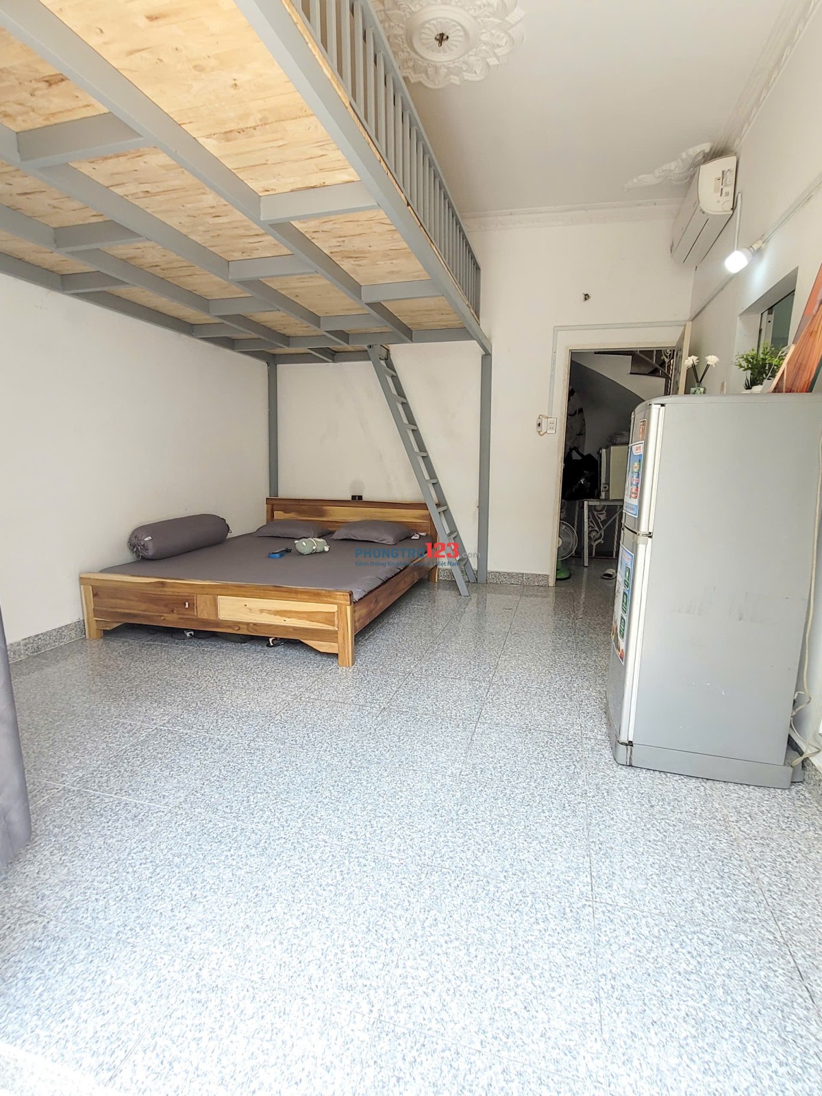 Cho Thuê Phòng Trọ Duplex 2 Chỗ Ngủ _ Có Ban Công - Gần Ngã Tư Hàng Xanh