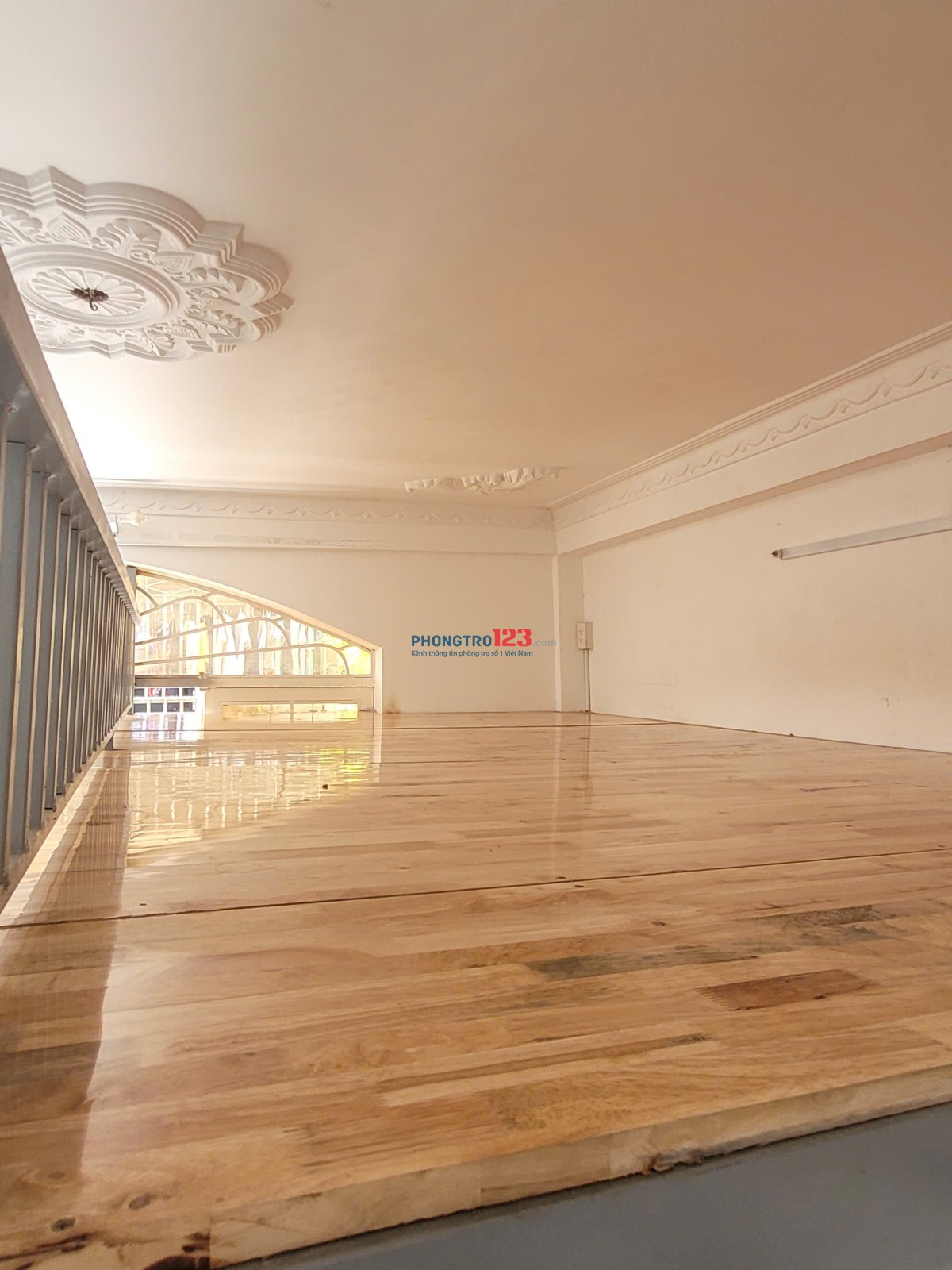 Cho Thuê Phòng Trọ Duplex 2 Chỗ Ngủ _ Có Ban Công - Gần Ngã Tư Hàng Xanh