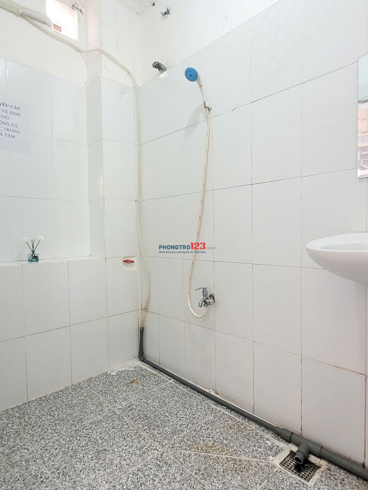 Cho Thuê Phòng Trọ Duplex 2 Chỗ Ngủ _ Có Ban Công - Gần Ngã Tư Hàng Xanh