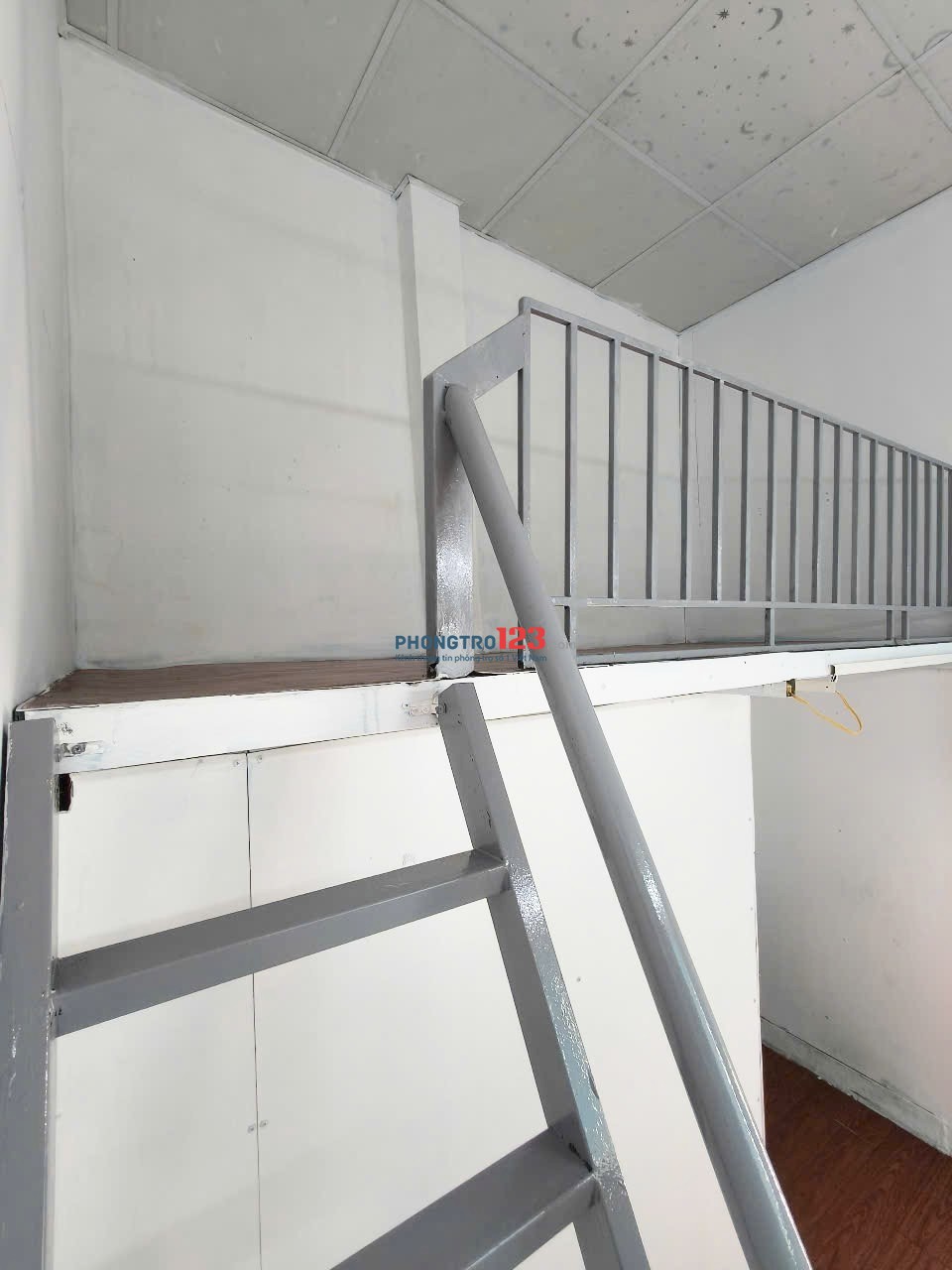Phòng tầng trệt, có gác lững, tolet riêng, an ninh, khôg ngập nước , giờ giấc tự do, không chung chủ