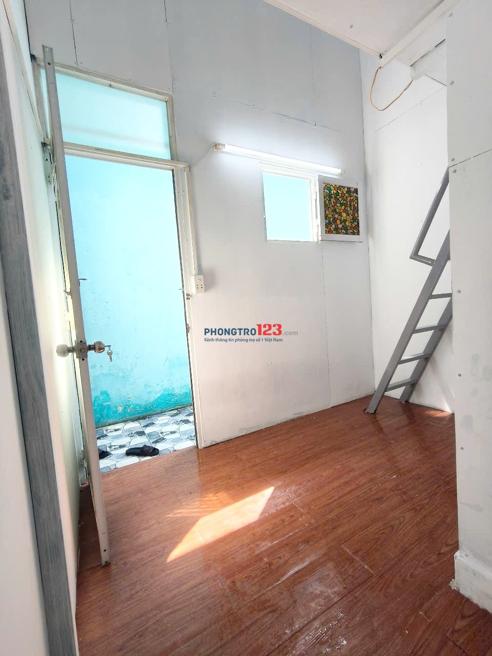 Phòng tầng trệt, có gác lững, tolet riêng, an ninh, khôg ngập nước , giờ giấc tự do, không chung chủ