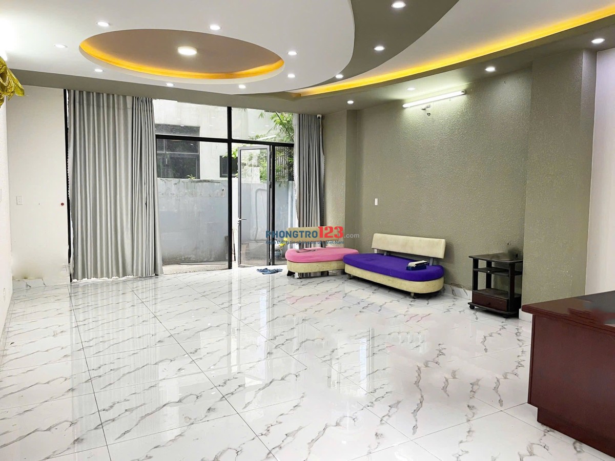 Cho thuê mặt bằng tầng trệt gần mầm non sơn ca, DT 80m2, 2 cửa vào, 1 tolet, 1 sân sau