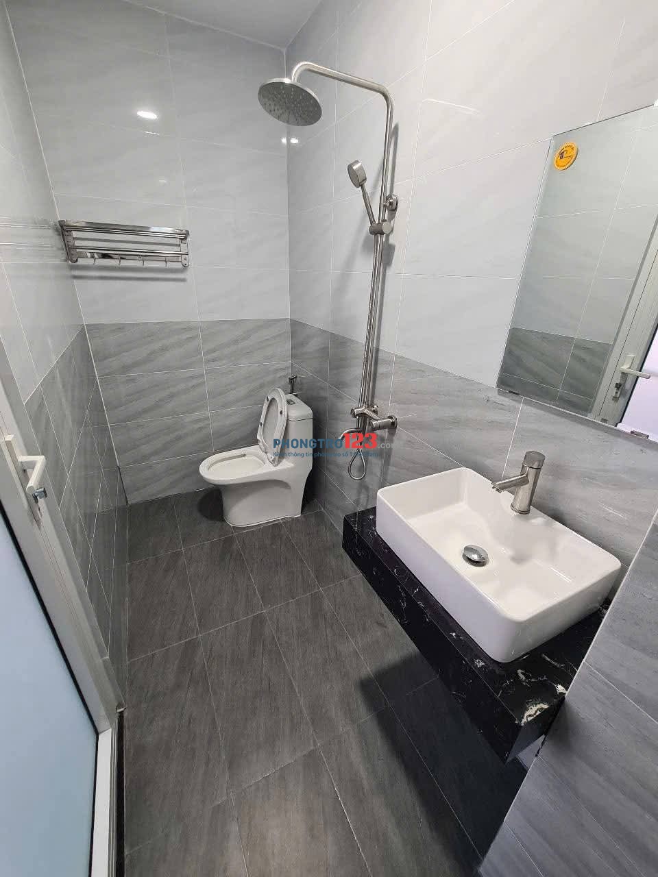 Cho thuê phòng trọ hẻm 140/40/26 Vườn Lài, 20m2
