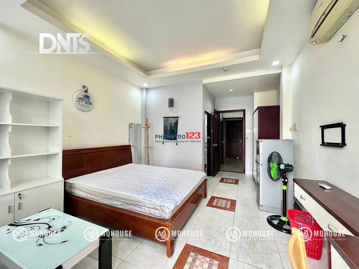 Cho thuê phòng quận 3_1PN 45m2_Thang máy_Ban công+cửa sổ_Gần Hồ Con Rùa_Chợ Tân Định_CV Lê Văn Tám