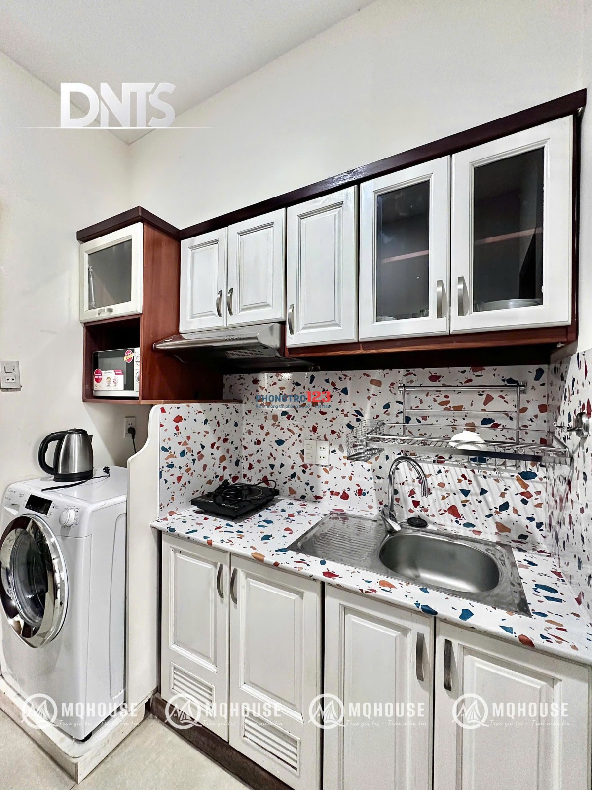 Cho thuê phòng quận 3_1PN 45m2_Thang máy_Ban công+cửa sổ_Gần Hồ Con Rùa_Chợ Tân Định_CV Lê Văn Tám