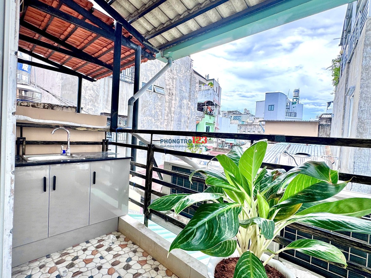 Phòng trọ mới xây nội thất mới 100% tách bếp ban công rộng 28m2 tại Nguyễn Lâm quận Phú Nhuận