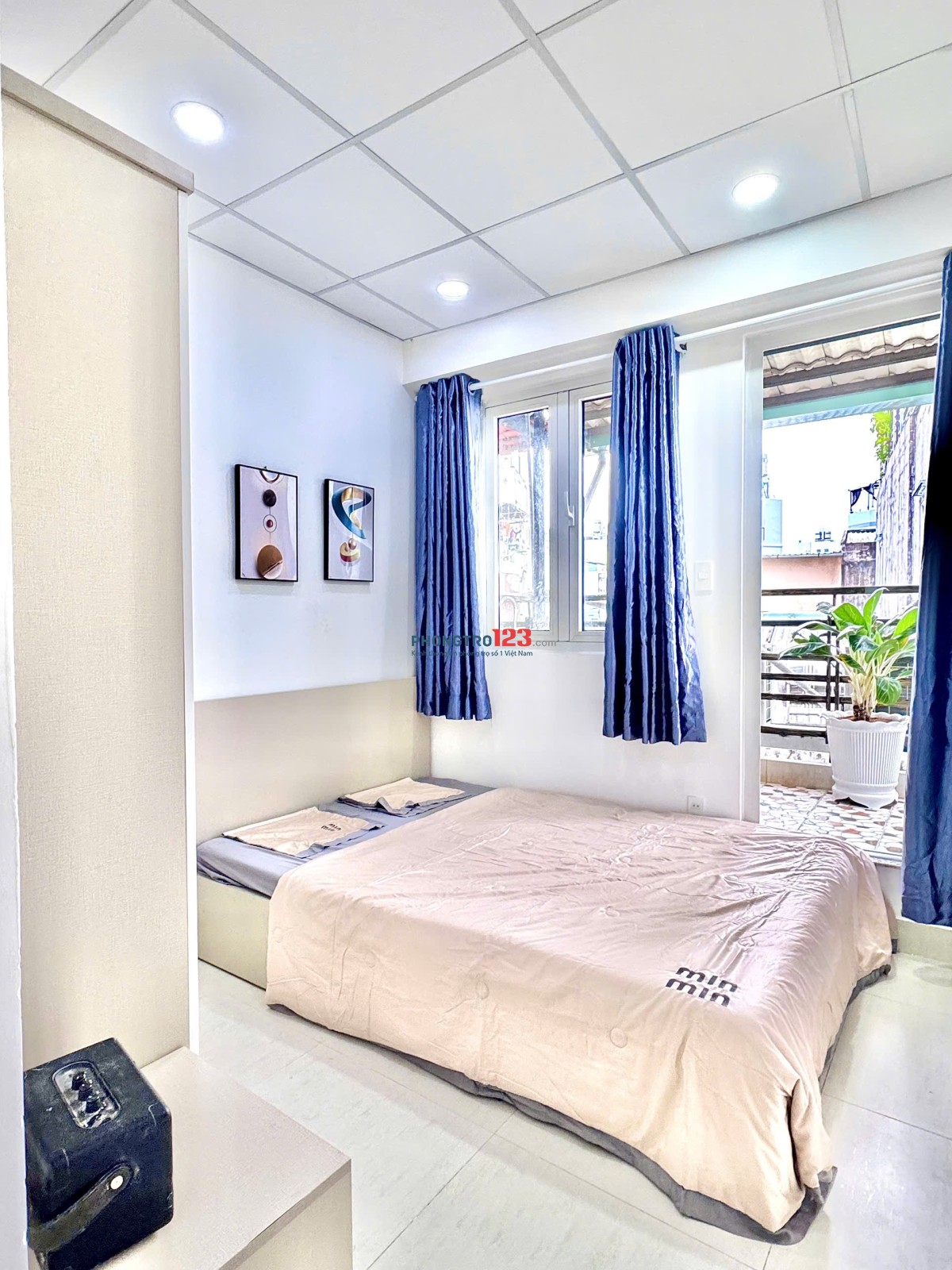 Phòng trọ mới xây nội thất mới 100% tách bếp ban công rộng 28m2 tại Nguyễn Lâm quận Phú Nhuận
