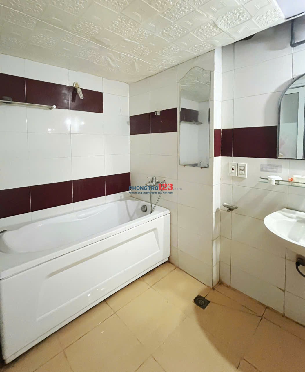 Chính chủ cho thuê căn hộ tập thể phố Đào Tấn