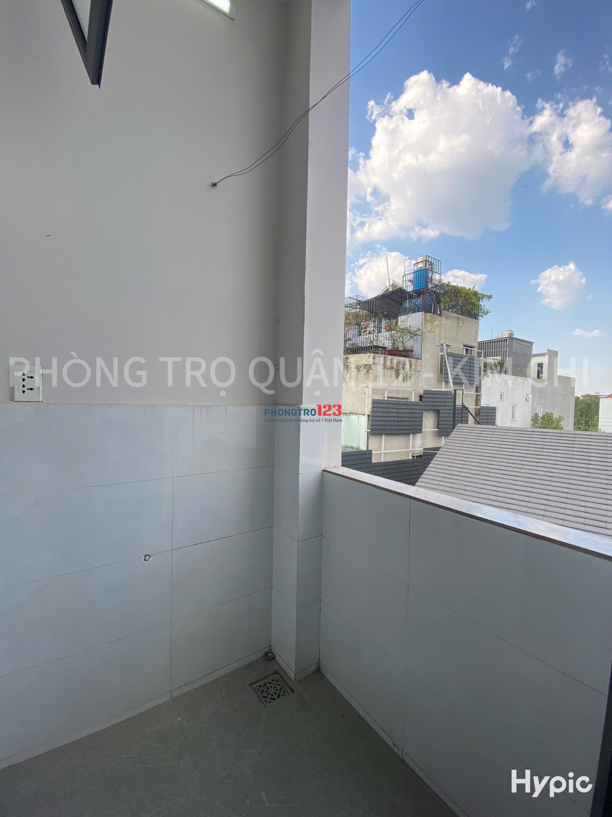 Trống phòng, giá rẻ, ban công - Quận 12