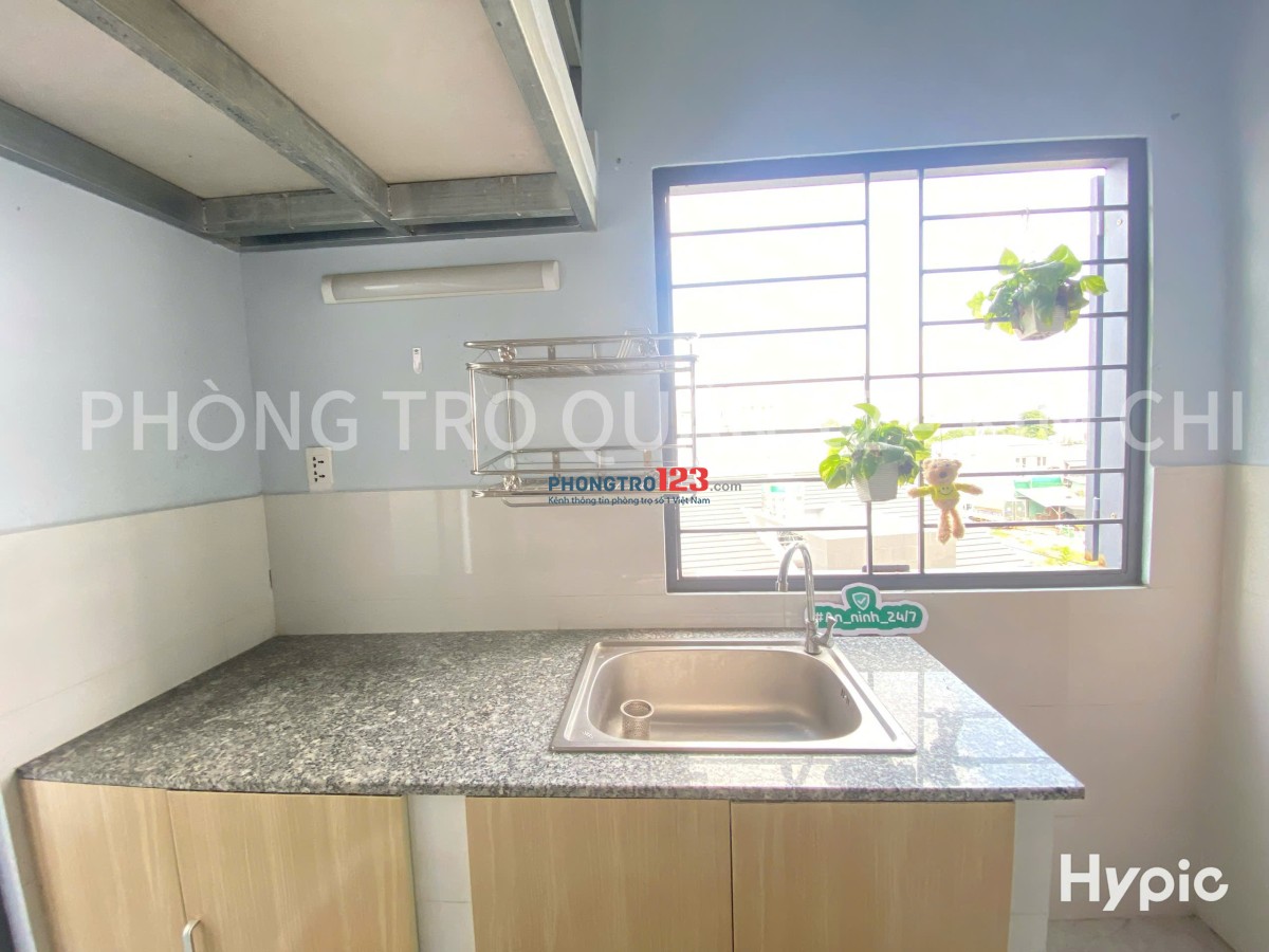 Trống phòng, giá rẻ, ban công - Quận 12