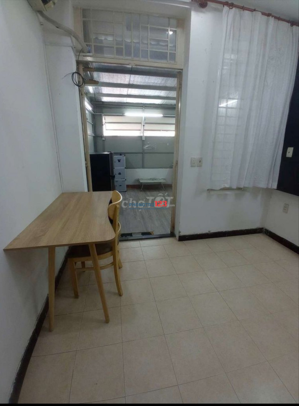 Phòng cửa sổ Hai Bà Trưng Q3 tách bếp giờ tự do