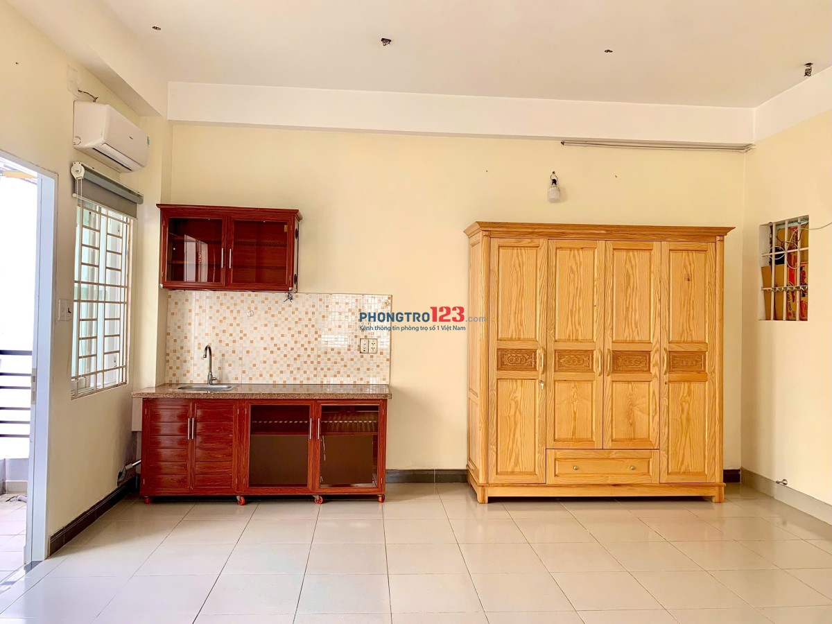 Chi 5.5tr cho 2 người ở tại căn hộ mini 35m2 đầy đủ tiện nghi, nấu ăn trong phòng, cửa sổ rộng