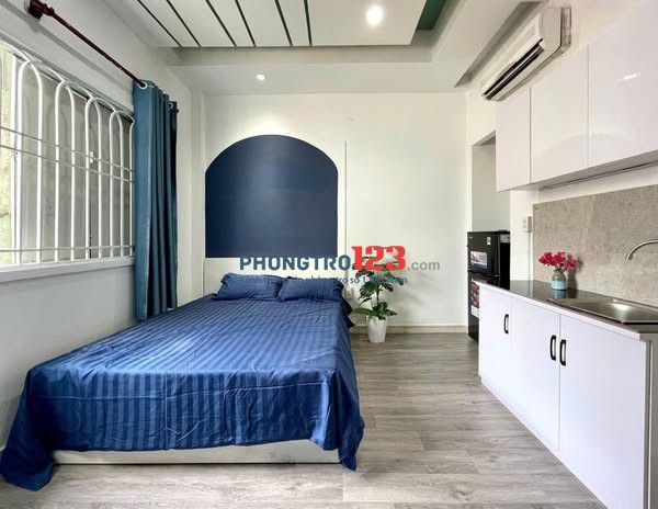 Cho thuê phòng cửa sổ thoáng 30m2 tại Nơ Trang Long, gần chợ Bà Chiểu, Vincom Nguyễn Xí, gần Q1, PN