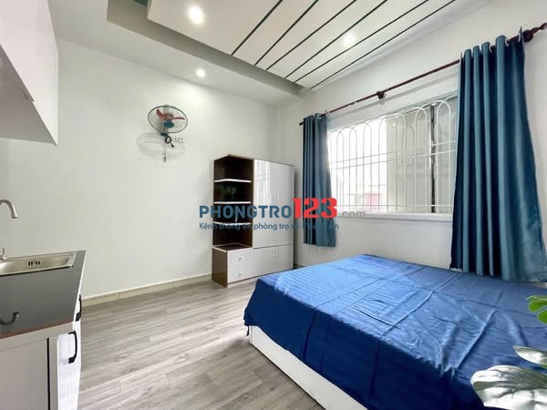 Cho thuê phòng cửa sổ thoáng 30m2 tại Nơ Trang Long, gần chợ Bà Chiểu, Vincom Nguyễn Xí, gần Q1, PN