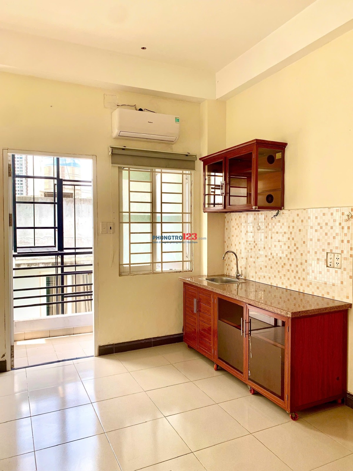 Chi 5.5tr cho 2 người ở tại căn hộ mini 35m2 đầy đủ tiện nghi, nấu ăn trong phòng, cửa sổ rộng