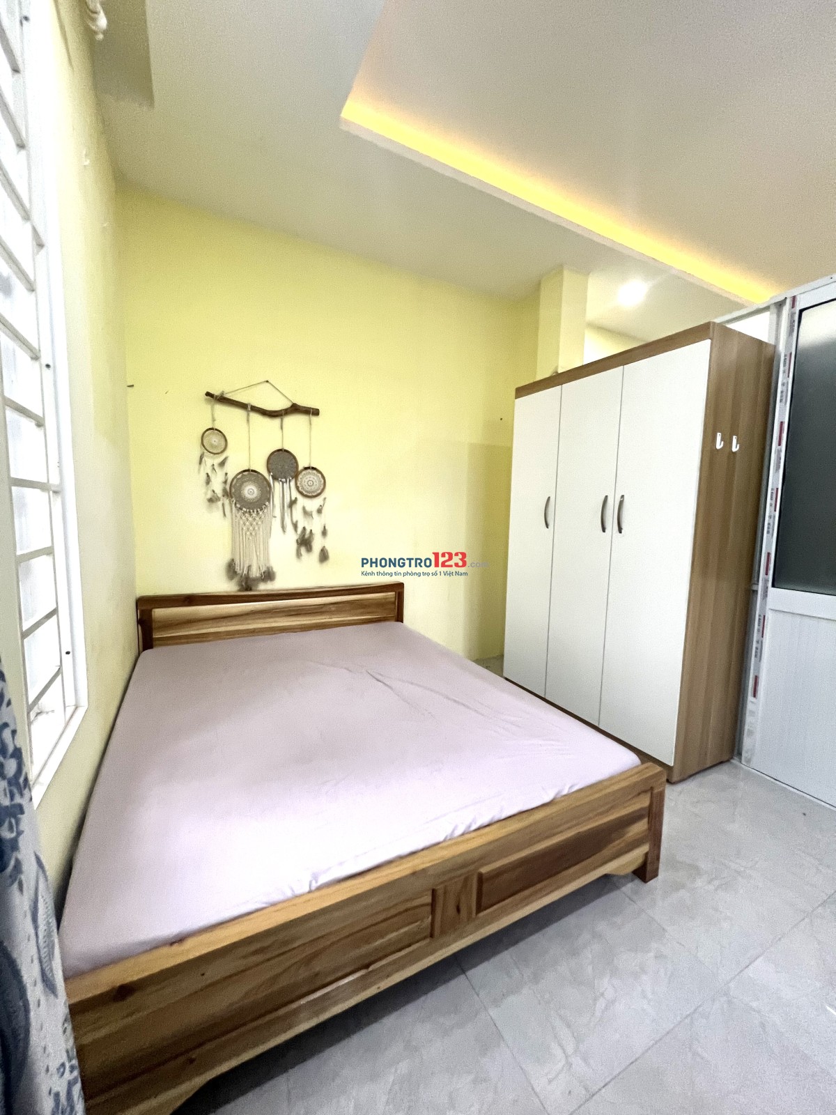 Căn Hộ 2 Phòng Ngủ, Cửa Sổ Trời, Ngay Phan Xích Long, Khu Vực Trung Tâm Phú Nhuận