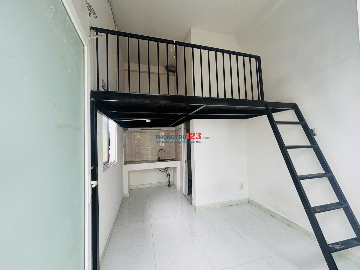 TRỐNG DUY NHẤT 1 CĂN CÓ GÁC CAO ĐỨNG ĐƯỢC, PHÒNG RỘNG THOÁNG MÁT BAN CÔNG HÀNH LANG