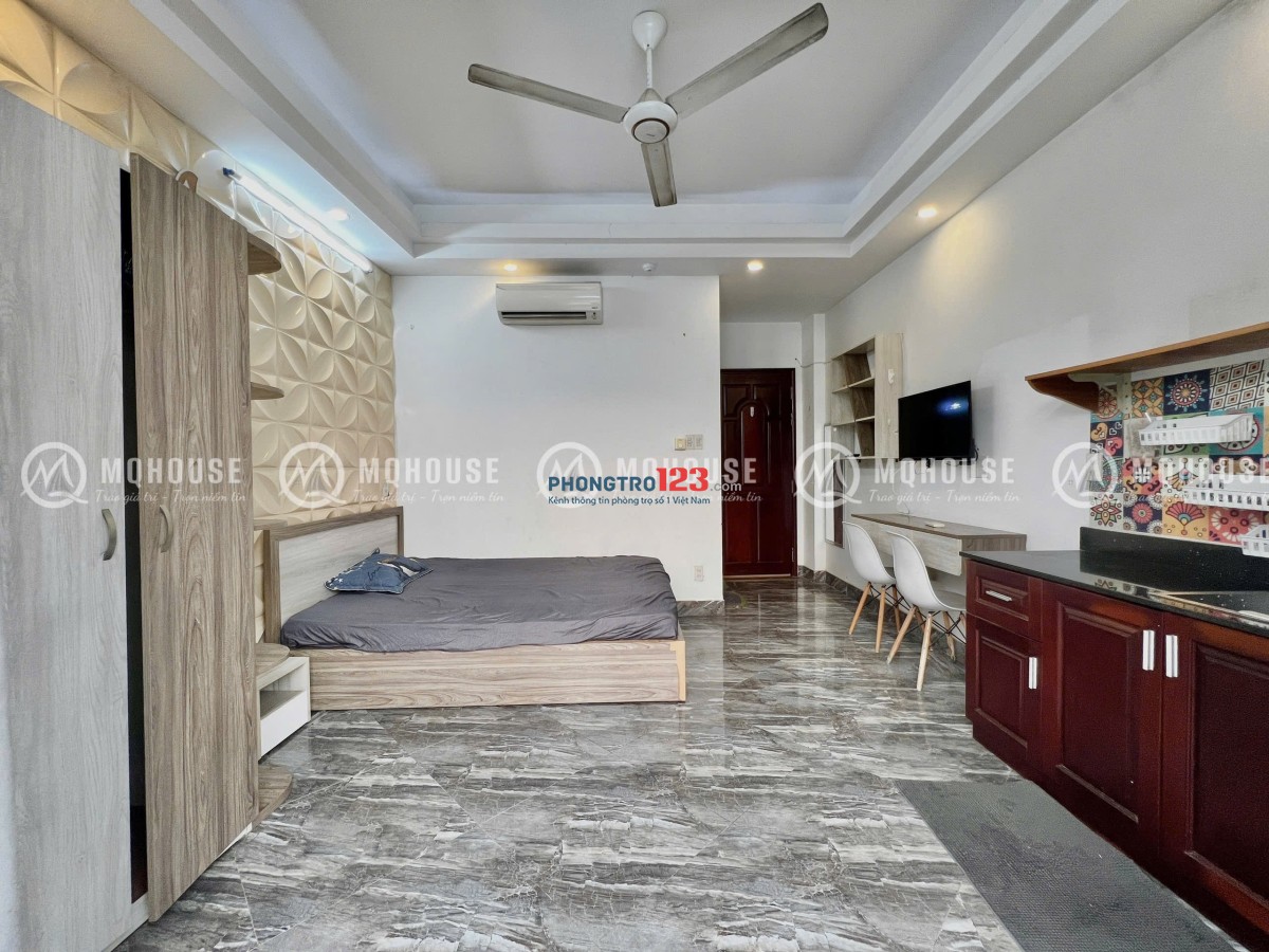 CĂN HỘ 1PN BAN CÔNG LỚN - FULL NT CAO CẤP - NGAY CÔNG VIÊN HOÀNG VĂN THỤ
