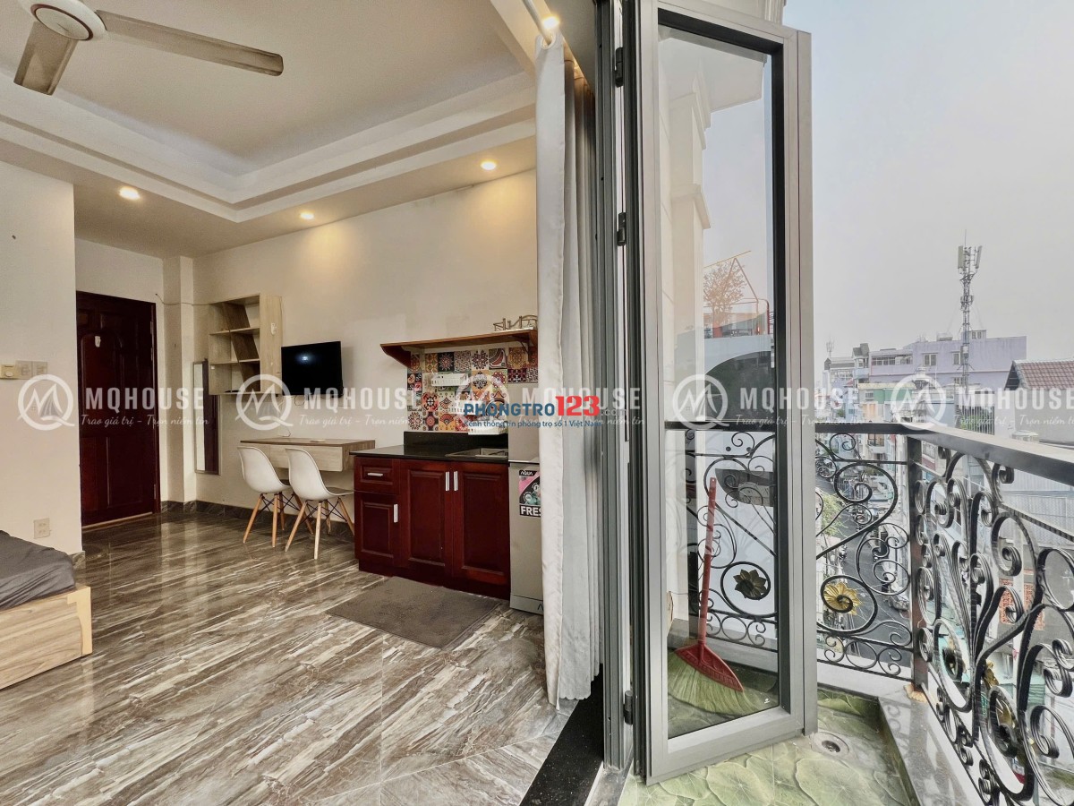 CĂN HỘ 1PN BAN CÔNG LỚN - FULL NT CAO CẤP - NGAY CÔNG VIÊN HOÀNG VĂN THỤ