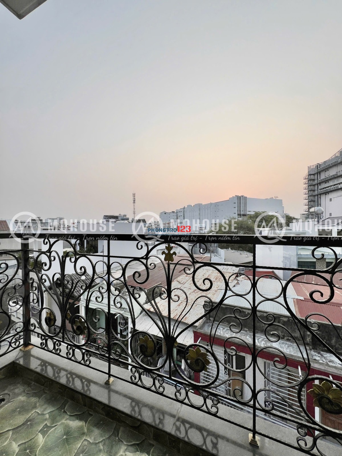 CĂN HỘ 1PN BAN CÔNG LỚN - FULL NT CAO CẤP - NGAY CÔNG VIÊN HOÀNG VĂN THỤ