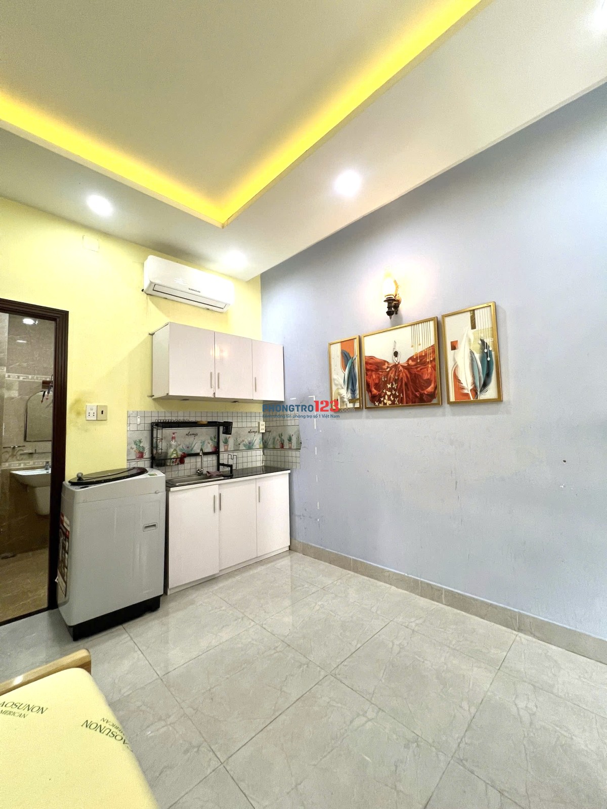 Căn Hộ 2 Phòng Ngủ, Cửa Sổ Trời, Ngay Phan Xích Long, Khu Vực Trung Tâm Phú Nhuận
