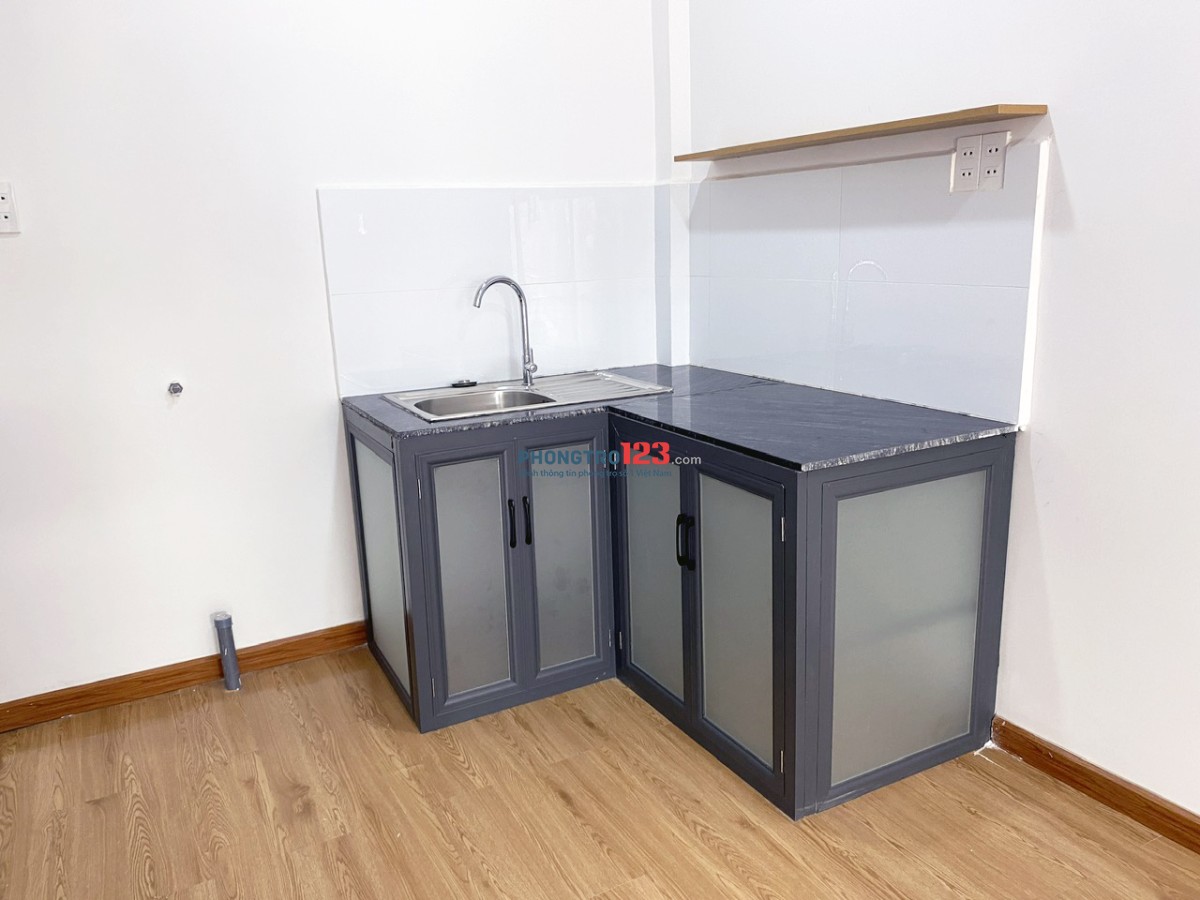 PHÒNG MỚI, HẺM 553 TRẦN HƯNG ĐẠO, Q1. 32m2 GIÁ 6,5tr