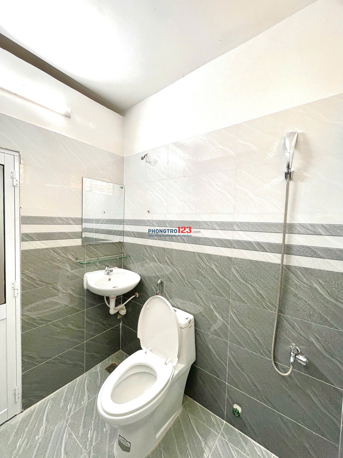 CĂN HỘ 2PN - BAN CÔNG FULL TẦNG - NGAY KHU ẨM THỰC VẠN KIẾP