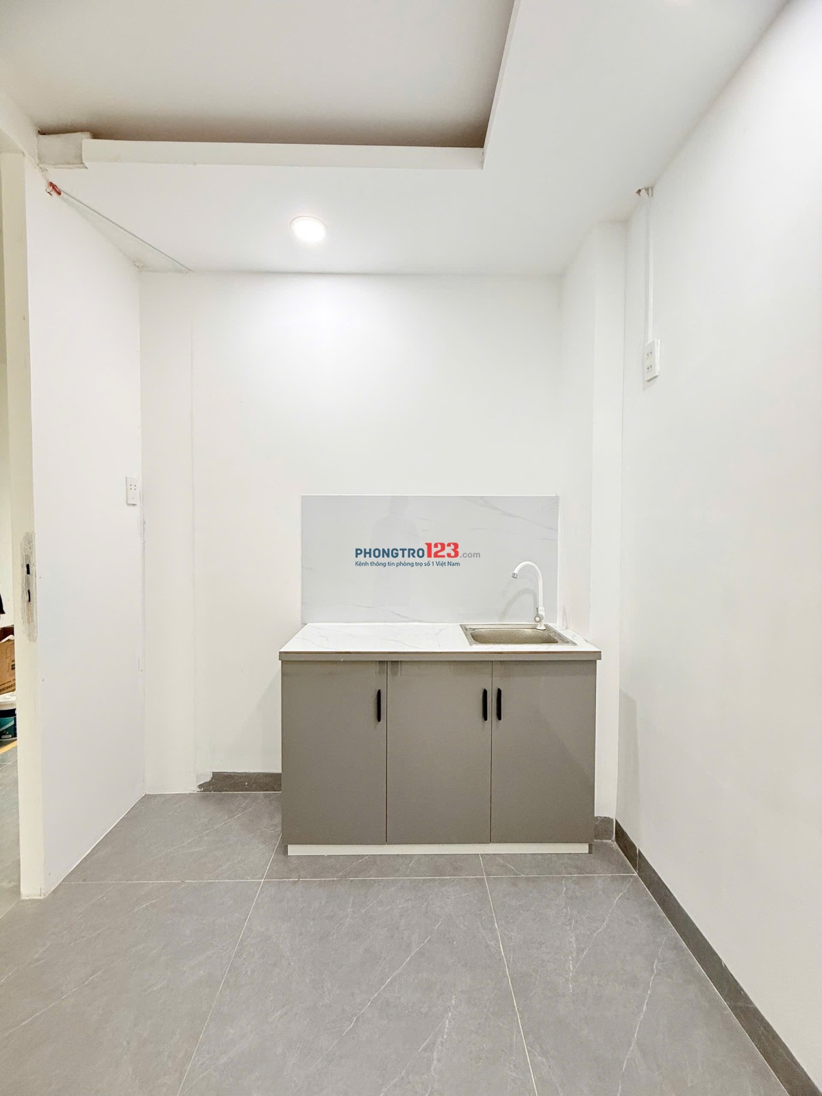 Phòng dưới trệt mới xây giá rẻ có máy lạnh gần Vườn Lài, Đh Nguyễn Tất Thành
