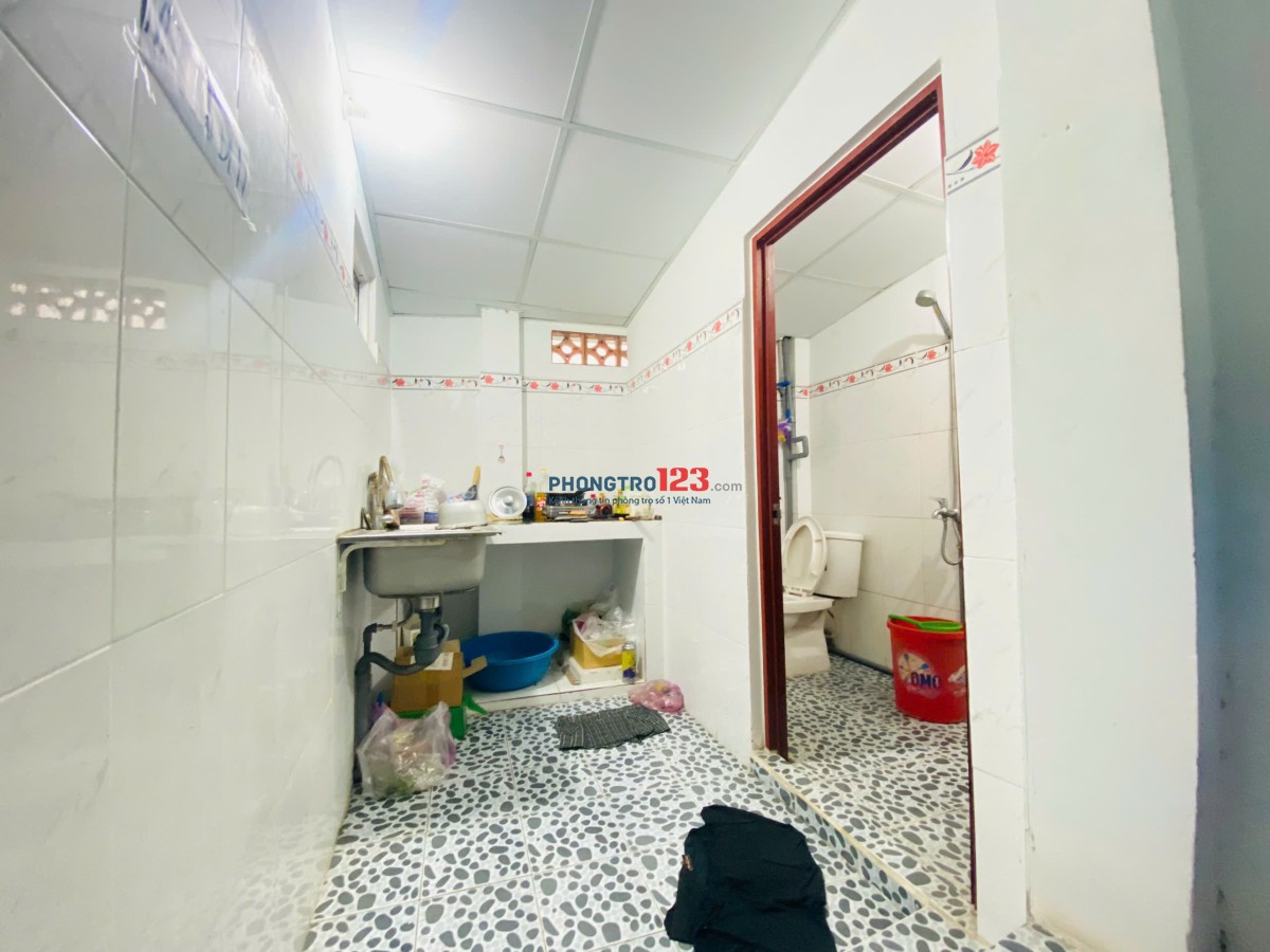 Cho thuê phòng trọ đường Cách Mạng Tháng Tám, phường 15, quận 10. Phòng sạch sẽ, khu vực an ninh