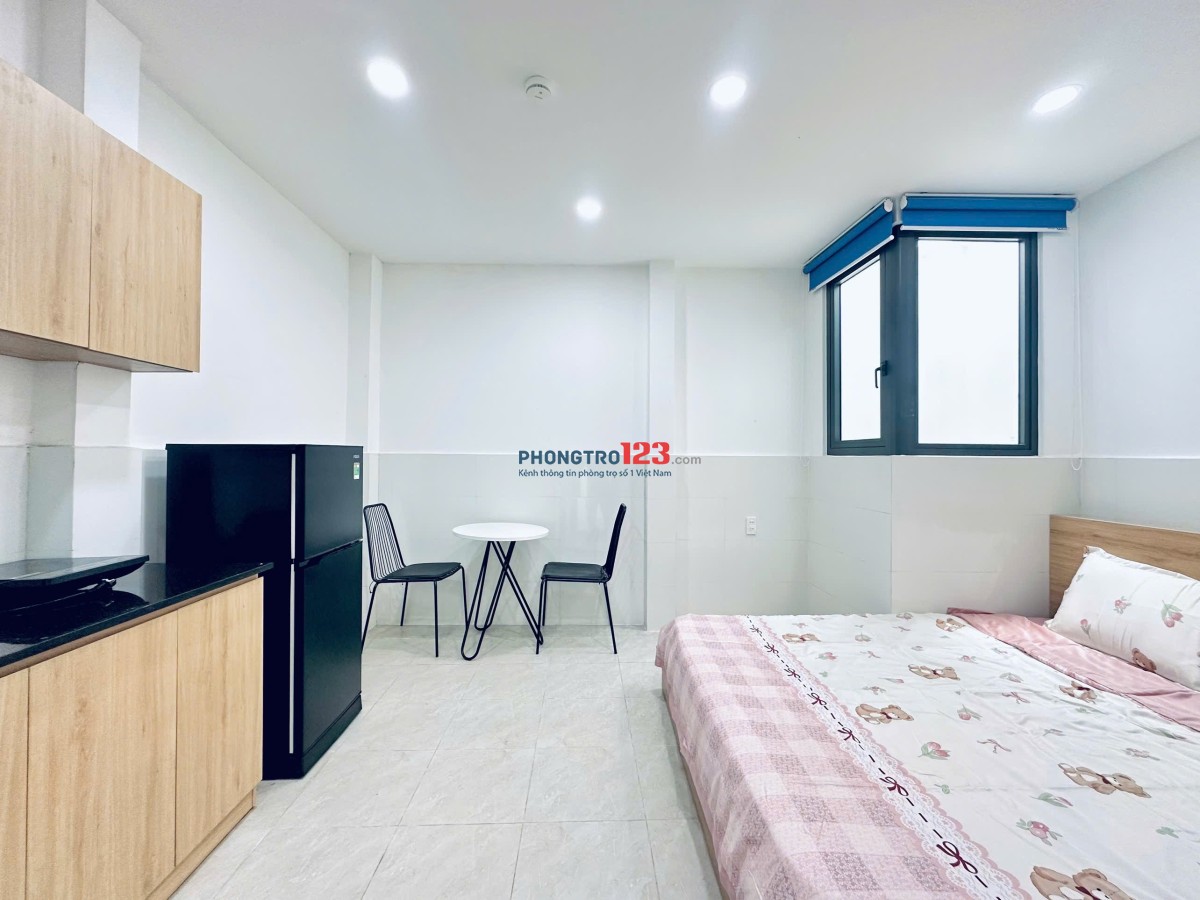 Phòng studio mới 100%, full nội thất, cửa sổ trời thoáng - gần vòng xoay Gia Định, Phú Nhuận 