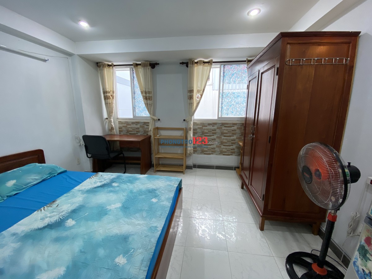 Phòng cao cấp, đầy đủ tiện nghi. Gần đài truyền hình và trường Khoa Học Xã Hội & Nhân Văn 100 mét