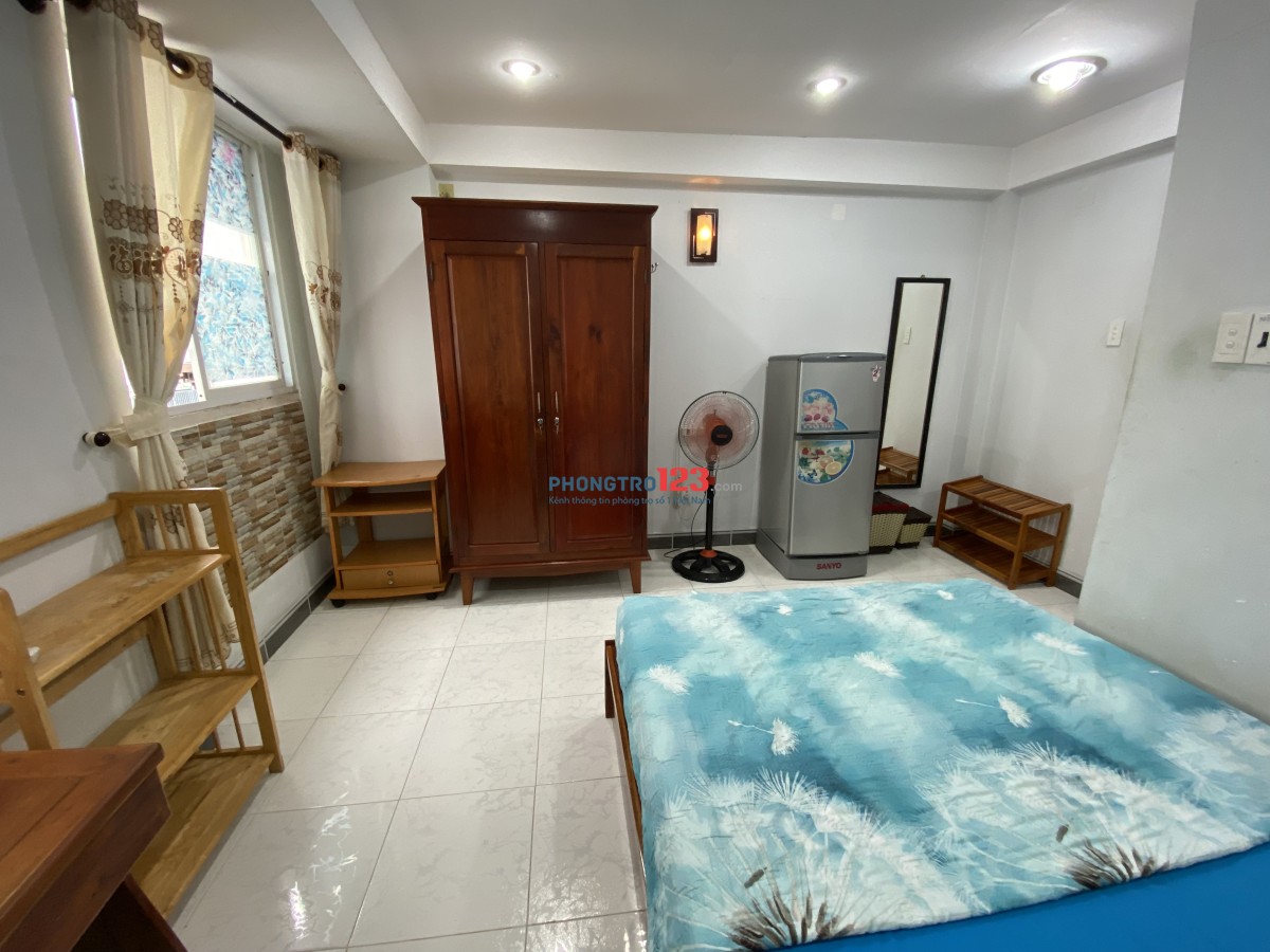 Phòng cao cấp, đầy đủ tiện nghi. Gần đài truyền hình và trường Khoa Học Xã Hội & Nhân Văn 100 mét