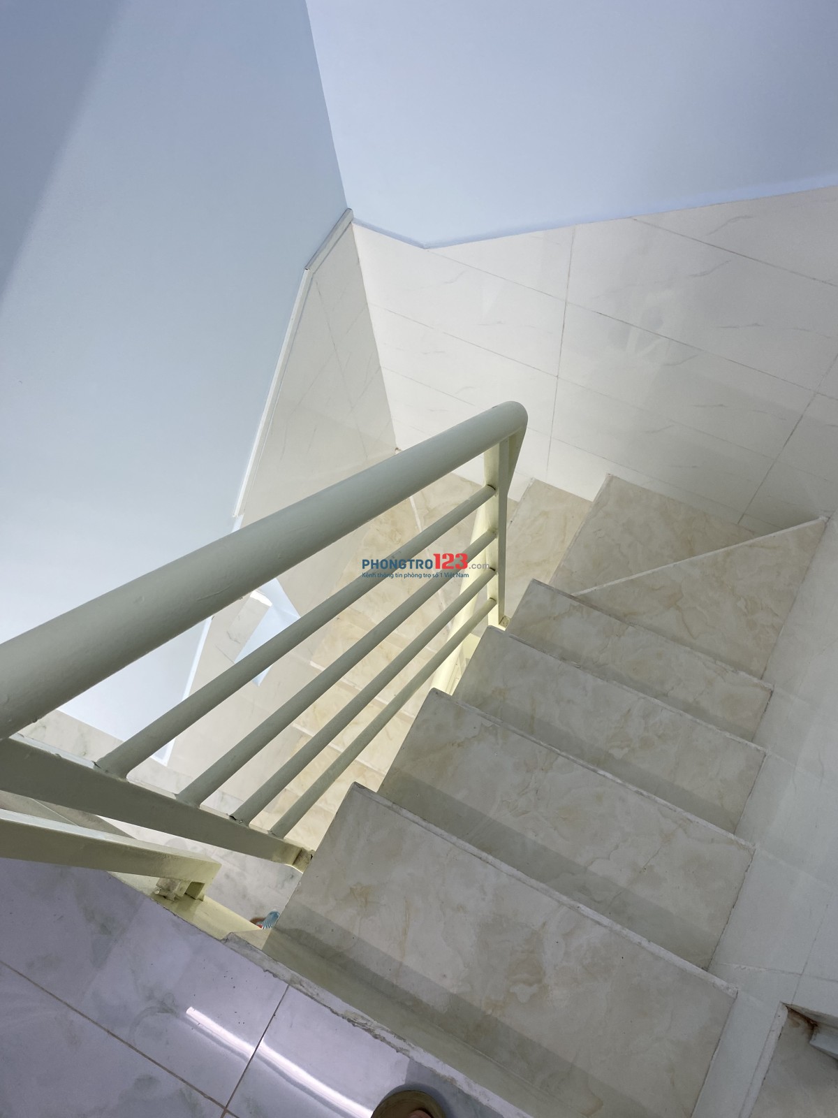 Cho thuê nhà mới xây Quận 6 (2.5x8), diện tích thực tế trên 40m2, 1 trệt 1 lầu, 2 pn, 2wc, hẻm 4m