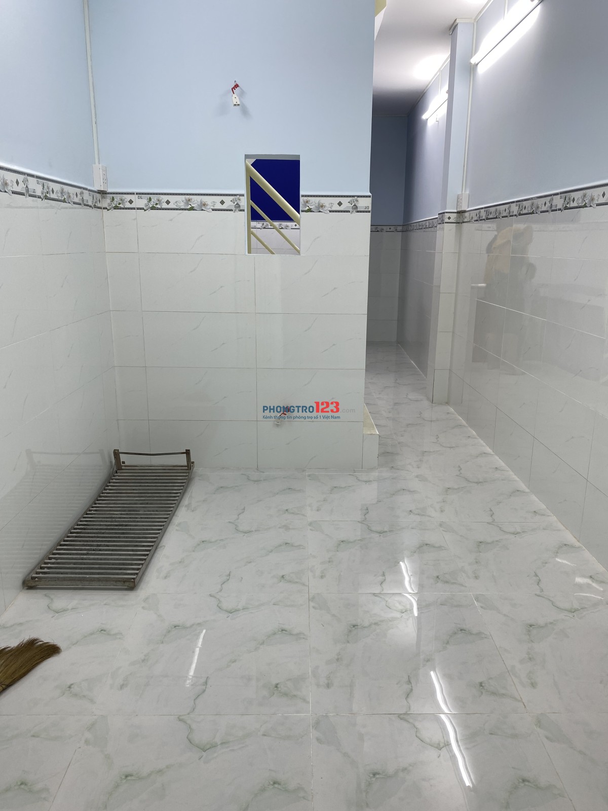 Cho thuê nhà mới xây Quận 6 (2.5x8), diện tích thực tế trên 40m2, 1 trệt 1 lầu, 2 pn, 2wc, hẻm 4m