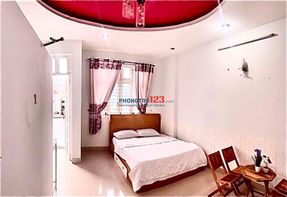 Phòng cho thuê đầy đủ nội thất, có ban công tại 373 Lý Thường Kiệt