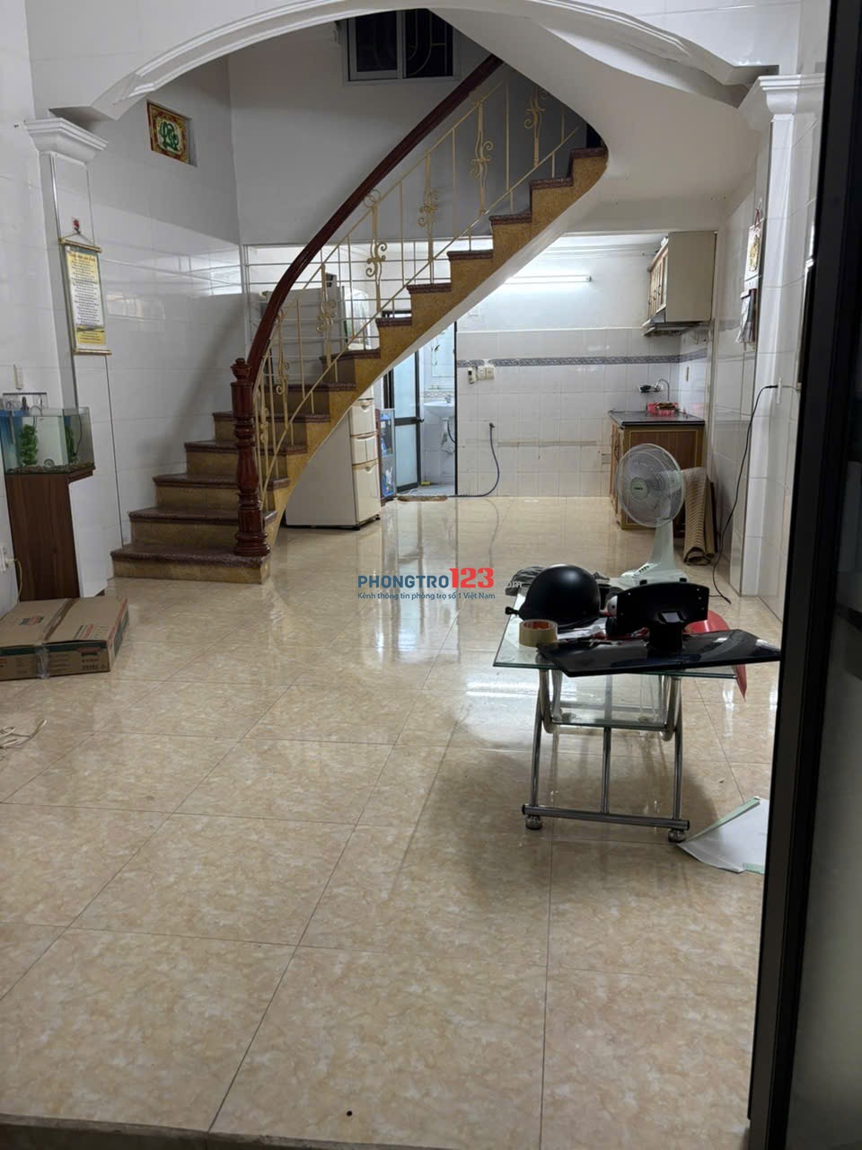 Cho thuê nhà miếu hai xã, ngõ thông ra chợ hàng