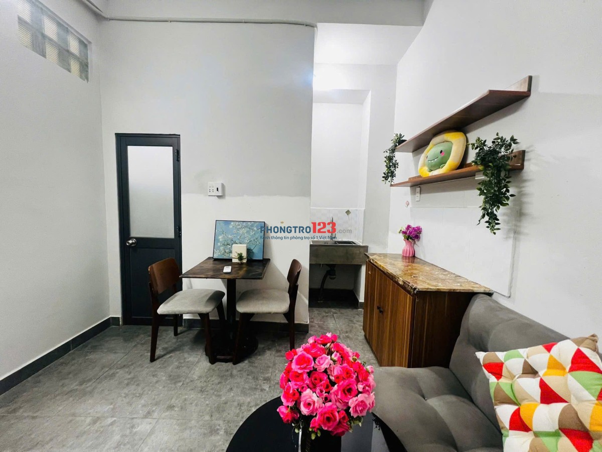 CHDV, Lê Hồng Phong, P12, Q10. 5tr/tháng, 25m2, có cửa sổ.