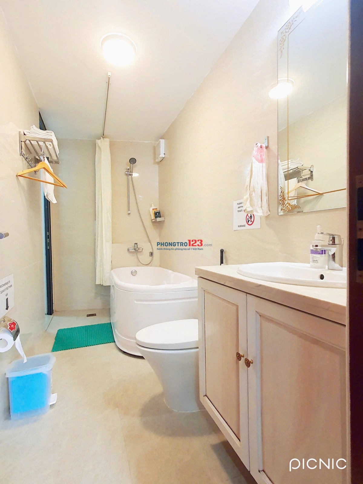Cho thuê Căn hộ dịch vụ 1N,1K siêu rộng Full đồ tại Ngõ 189 Hoàng Hoa Thám, Ba Đình. Chỉ 10tr