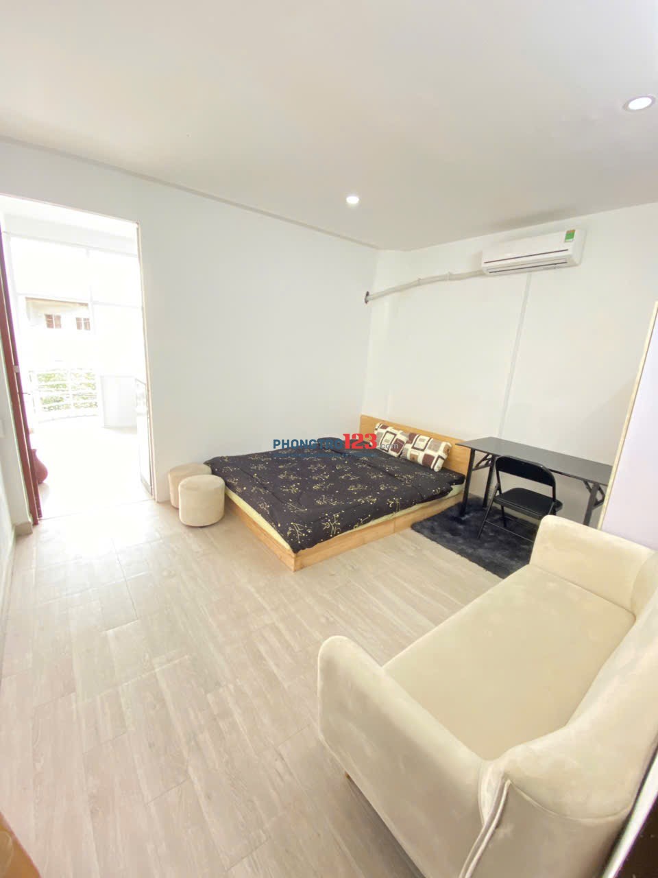 Chính Chủ Cho Thuê 1 Phòng Ngủ Ban Công Giá Rẻ
