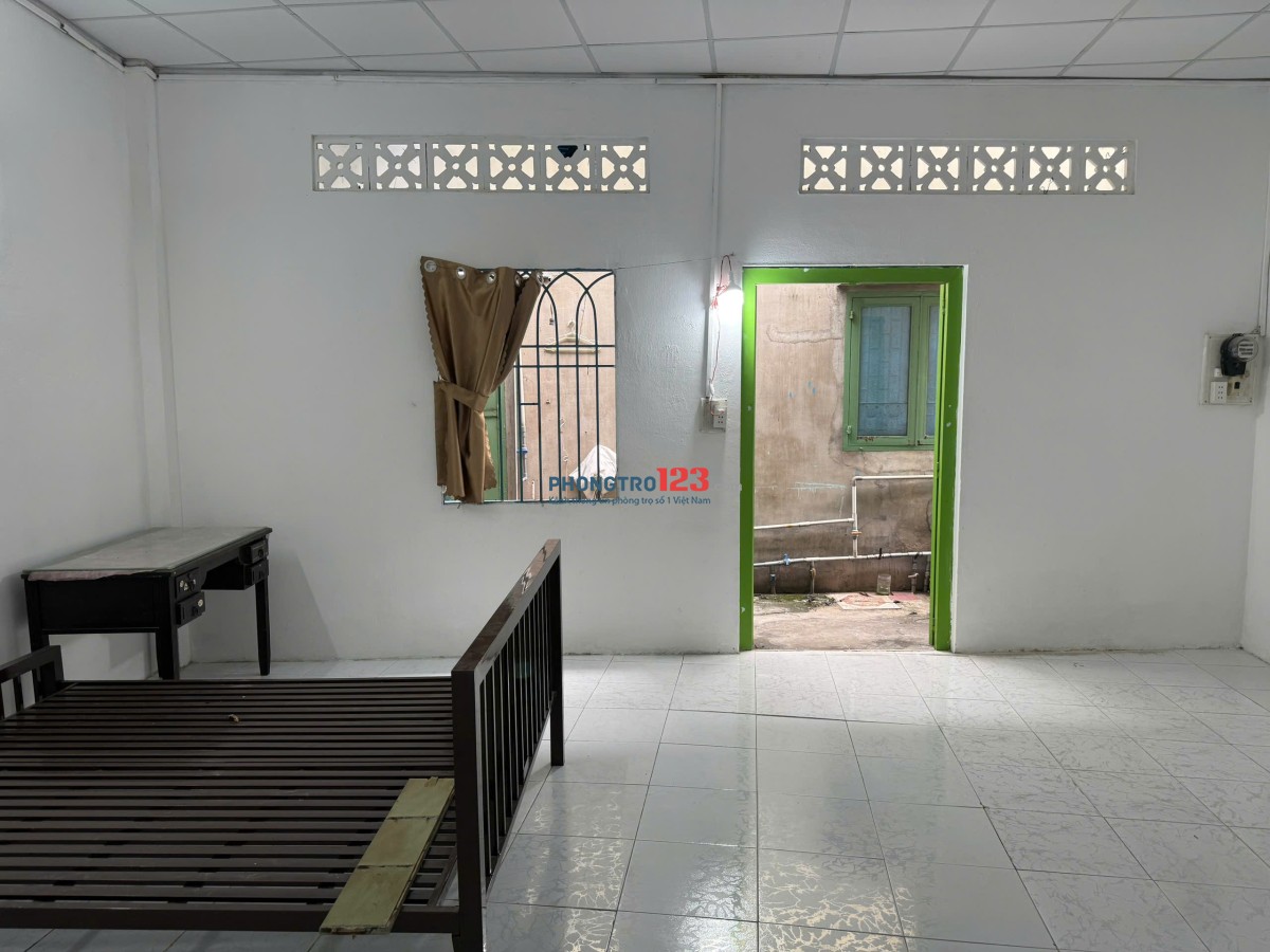 Cho thuê phòng trọ giá rẻ đẹp rộng rãi thoáng mát, yên tĩnh Quận Phú Nhuận, gần siêu thị Rạch Miễu