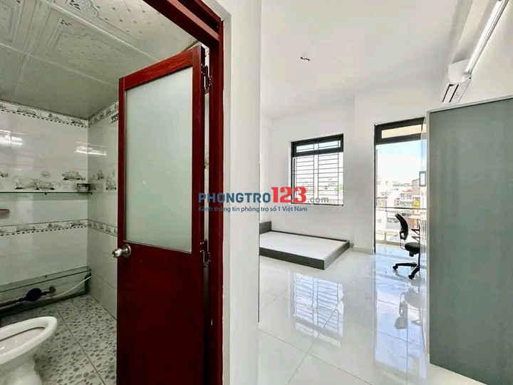 Studio 28m2 thoáng, full nội thất Nguyễn Gia Trí, quận Bình Thạnh, GTVT, Hutech, Hàng Xanh
