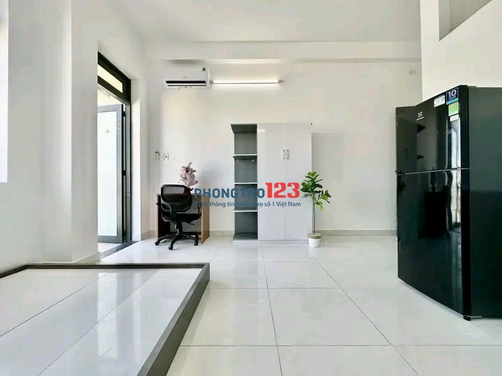 Studio 28m2 thoáng, full nội thất Nguyễn Gia Trí, quận Bình Thạnh, GTVT, Hutech, Hàng Xanh